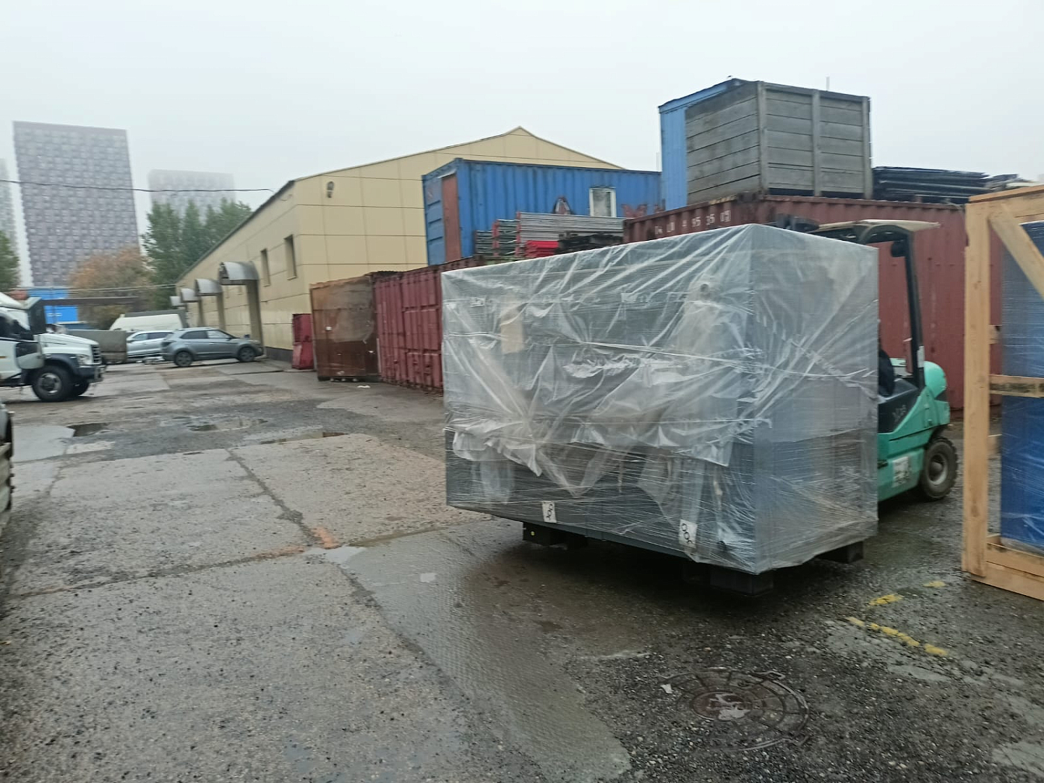 Отгрузка винтового компрессора Zammer SK90Р-8/F и 2 ресиверов Remeza РВ 900.10.11 в г. Москва