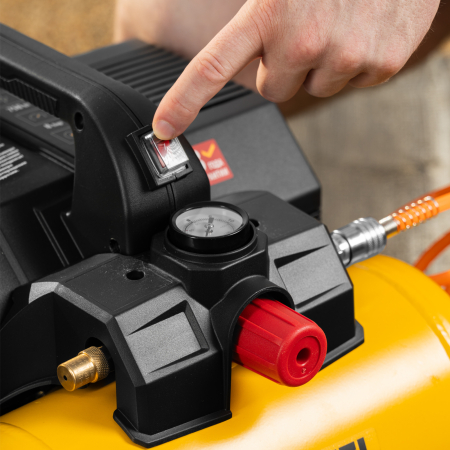 Поршневой компрессор  DLS750/6